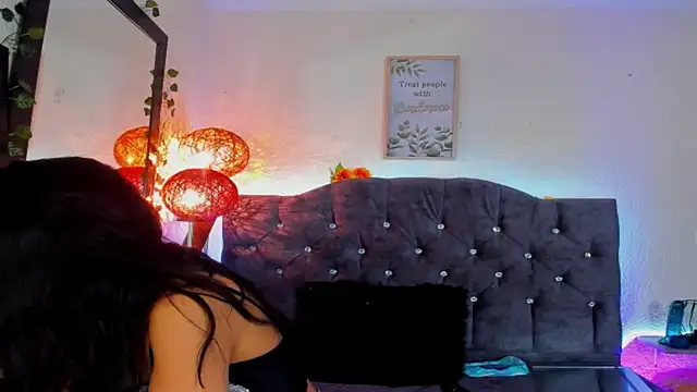 Snapshot of karol_rose chatting on 12-03-25, 03:54 karol rose online show from 12-03-25, 03:54