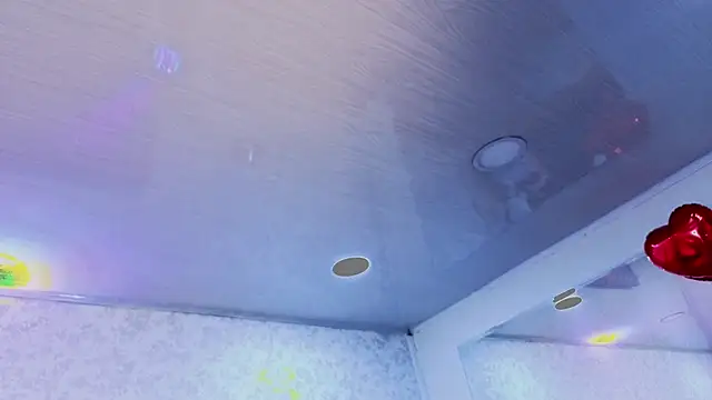 ZoeBenneti online show from 09-20-25, 05:08