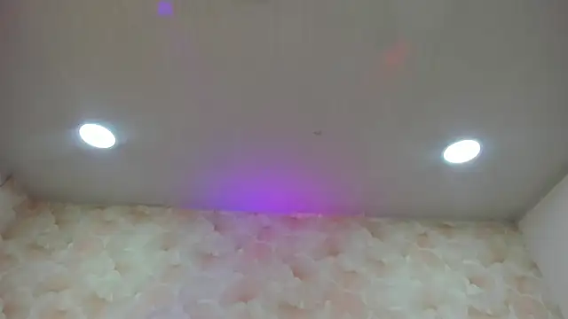 ZoeBenneti online show from 09-26-25, 12:36