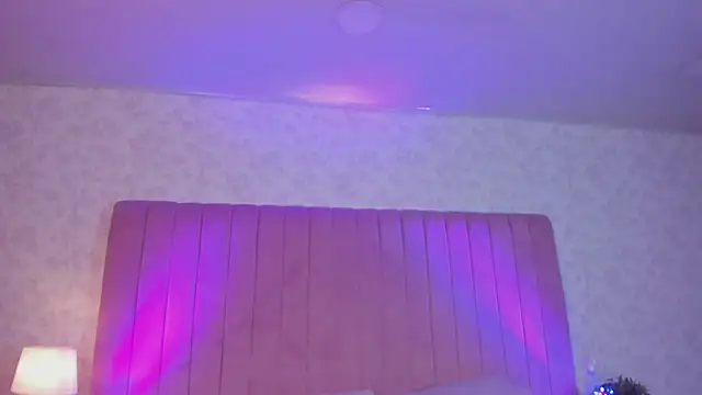 ZoeBenneti online show from 10-03-25, 04:31