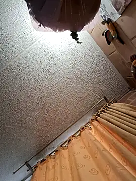 ZoeBenneti online show from 10-08-25, 09:23