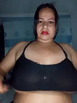 Snapshot of RosenRot07 chatting on 10-05-25, 01:42 RosenRot07 online show from 10-05-25, 01:42