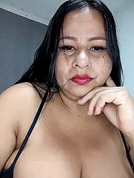 Snapshot of RosenRot07 chatting on 10-27-25, 07:40 RosenRot07 online show from 10-27-25, 07:40