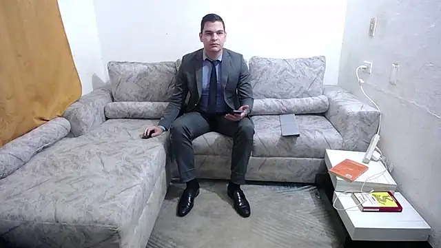 Victor Maitland online show from 10-28-25, 03:43