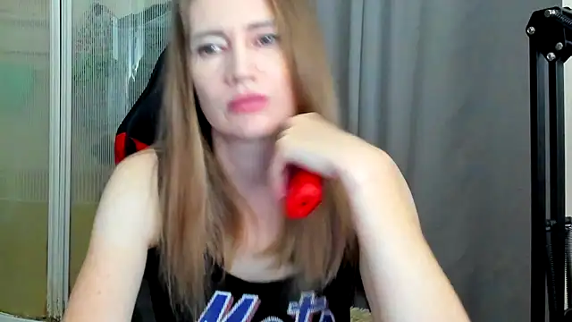 Snapshot of JessFoxxx chatting on 06-02-26, 02:24 JessFoxxx online show from 06-02-26, 02:24