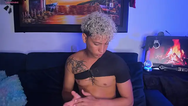 ECSTASYX2 2001 online show from 02-26-26, 05:28