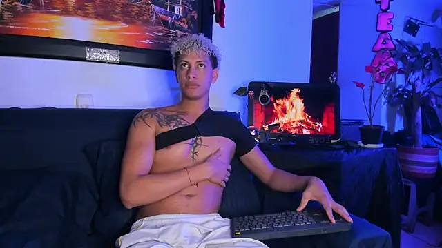 ECSTASYX2 2001 online show from 03-04-26, 05:13