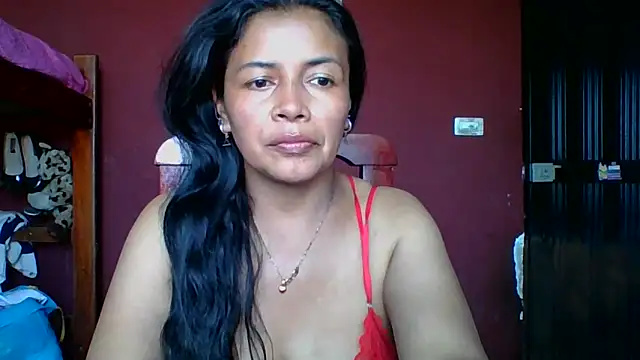 Snapshot of DianaOchoa_ chatting on 10-02-25, 08:05 DianaOchoa online show from 10-02-25, 08:05