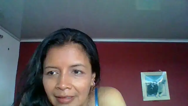 Snapshot of DianaOchoa_ chatting on 10-10-25, 07:46 DianaOchoa online show from 10-10-25, 07:46