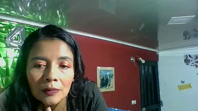 Snapshot of DianaOchoa_ chatting on 10-16-25, 03:40 DianaOchoa online show from 10-16-25, 03:40