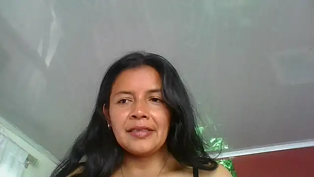 Snapshot of DianaOchoa_ chatting on 10-20-25, 07:36 DianaOchoa online show from 10-20-25, 07:36