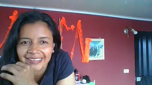 Snapshot of DianaOchoa_ chatting on 10-23-25, 07:34 DianaOchoa online show from 10-23-25, 07:34
