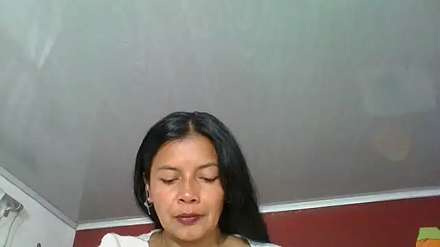 Snapshot of DianaOchoa_ chatting on 11-04-25, 07:35 DianaOchoa online show from 11-04-25, 07:35