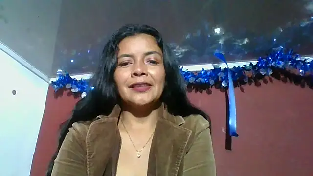 Snapshot of DianaOchoa_ chatting on 12-19-25, 02:18 DianaOchoa online show from 12-19-25, 02:18