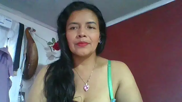Snapshot of DianaOchoa_ chatting on 05-03-26, 09:21 DianaOchoa online show from 05-03-26, 09:21