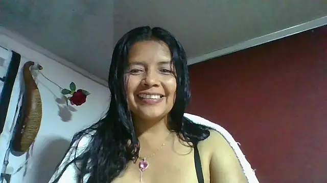 Snapshot of DianaOchoa_ chatting on 05-08-26, 03:34 DianaOchoa online show from 05-08-26, 03:34