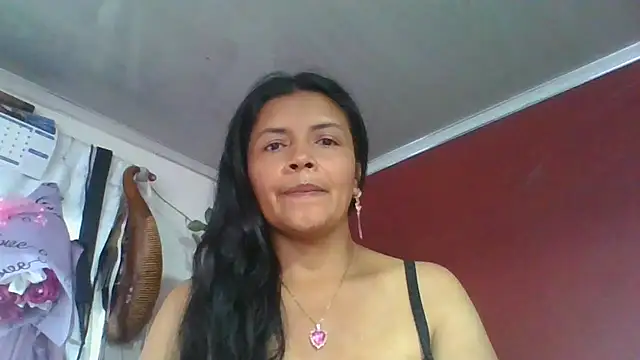 Snapshot of DianaOchoa_ chatting on 05-11-26, 12:00 DianaOchoa online show from 05-11-26, 12:00