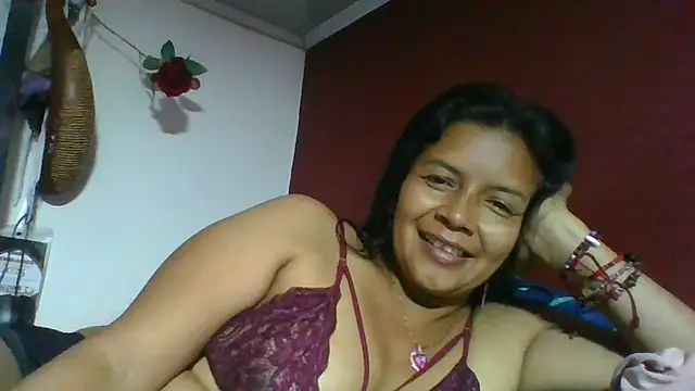 Snapshot of DianaOchoa_ chatting on 05-18-26, 04:07 DianaOchoa online show from 05-18-26, 04:07