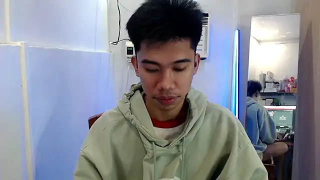 Snapshot of Ur_pinoyhotbrix chatting on 09-23-25, 10:13 Ur pinoyhotbrix online show from 09-23-25, 10:13