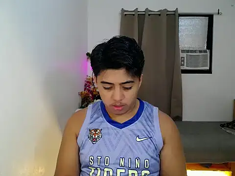 Snapshot of Hugecock2hundle_intown chatting on 11-23-25, 09:20 Hugecock2hundle intown online show from 11-23-25, 09:20