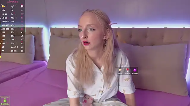 maya snow online show from 10-15-25, 04:45