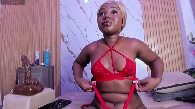 Snapshot of Eva_Johnss chatting on 11-22-25, 12:37 Eva Johnss online show from 11-22-25, 12:37