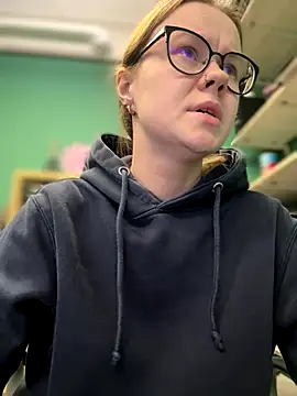  CherryBloom  online show from 09-29-25, 07:51