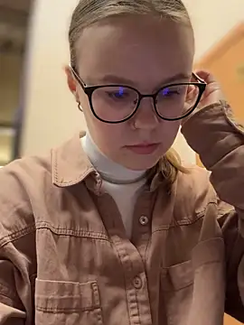  CherryBloom  online show from 10-06-25, 06:22