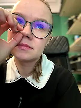  CherryBloom  online show from 10-14-25, 07:20