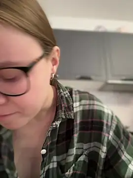  CherryBloom  online show from 04-23-26, 05:41