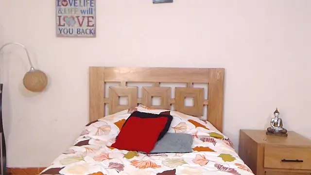 Snapshot of ValeSantoDomingo chatting on 09-30-25, 10:04 ValeSantoDomingo online show from 09-30-25, 10:04