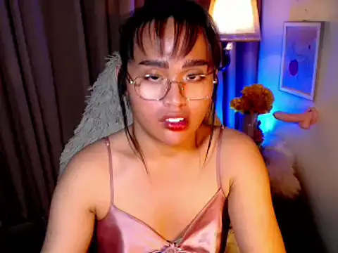 urmidnightcravingsxx online show from 04-26-26, 09:45