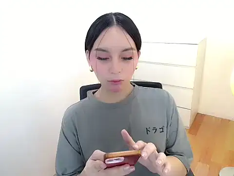 holly tabby online show from 09-11-25, 08:31