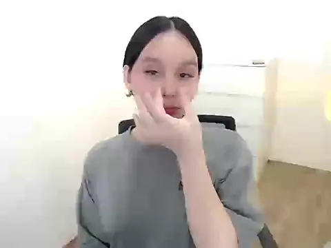 holly tabby online show from 10-17-25, 07:05