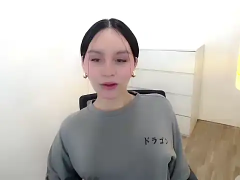 holly tabby online show from 10-19-25, 12:11