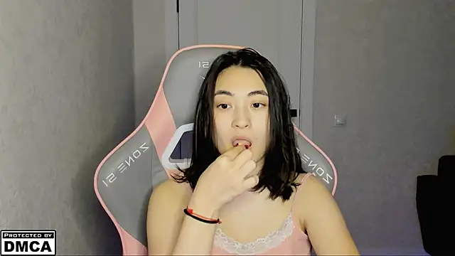 MeilideQian1 online show from 10-20-25, 05:57