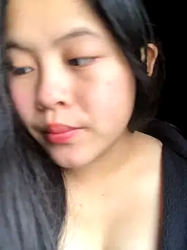 Snapshot of Tiiahpu chatting on 12-16-25, 01:21 Tiiahpu online show from 12-16-25, 01:21