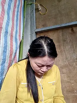 Snapshot of yoowwmr chatting on 10-27-25, 01:20 yoowwmr online show from 10-27-25, 01:20