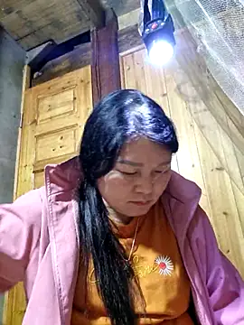 Snapshot of yoowwmr chatting on 10-29-25, 01:46 yoowwmr online show from 10-29-25, 01:46