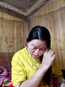 Snapshot of yoowwmr chatting on 11-04-25, 03:33 yoowwmr online show from 11-04-25, 03:33