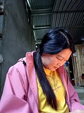 Snapshot of yoowwmr chatting on 11-05-25, 03:39 yoowwmr online show from 11-05-25, 03:39