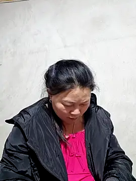 Snapshot of yoowwmr chatting on 11-22-25, 12:59 yoowwmr online show from 11-22-25, 12:59