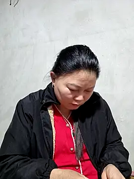 Snapshot of yoowwmr chatting on 11-25-25, 02:50 yoowwmr online show from 11-25-25, 02:50