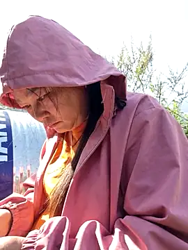 Snapshot of yoowwmr chatting on 11-27-25, 03:41 yoowwmr online show from 11-27-25, 03:41