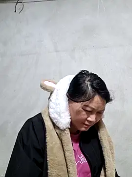 Snapshot of yoowwmr chatting on 11-27-25, 03:47 yoowwmr online show from 11-27-25, 03:47