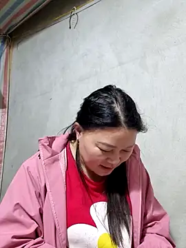 Snapshot of yoowwmr chatting on 12-05-25, 02:03 yoowwmr online show from 12-05-25, 02:03