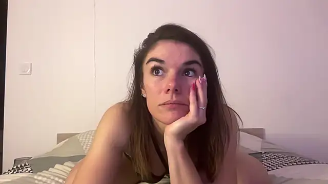 Snapshot of Caro663 chatting on 10-23-25, 07:23 Caro663 online show from 10-23-25, 07:23