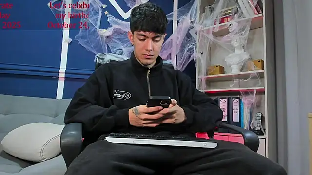 etham wolf  online show from 10-17-25, 02:19