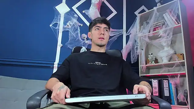 etham wolf  online show from 10-24-25, 11:28