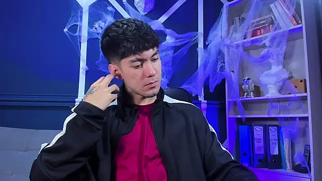 etham wolf  online show from 11-06-25, 01:23